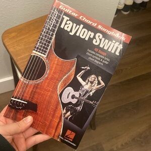 Taylor swift guitar chord song book